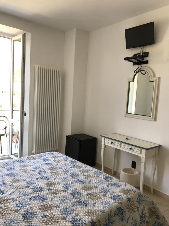 Sandra Villa Rooms Корнилья Экстерьер фото