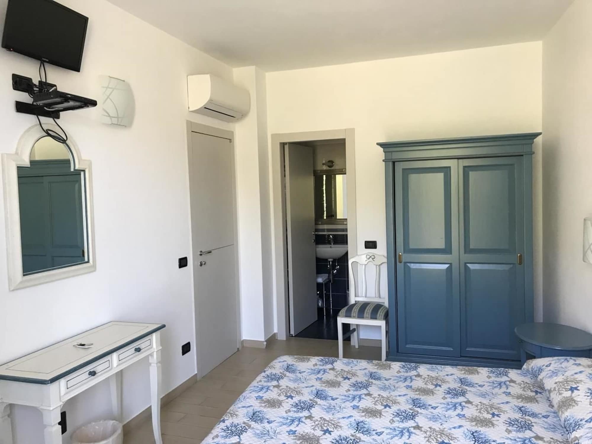 Sandra Villa Rooms Корнилья Экстерьер фото